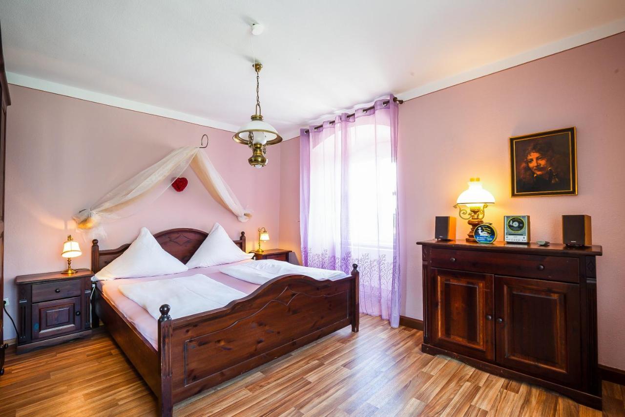 Schlosshotel Harburg エクステリア 写真